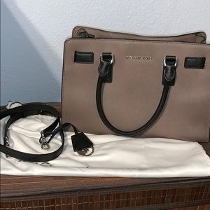Michael kors crossbody